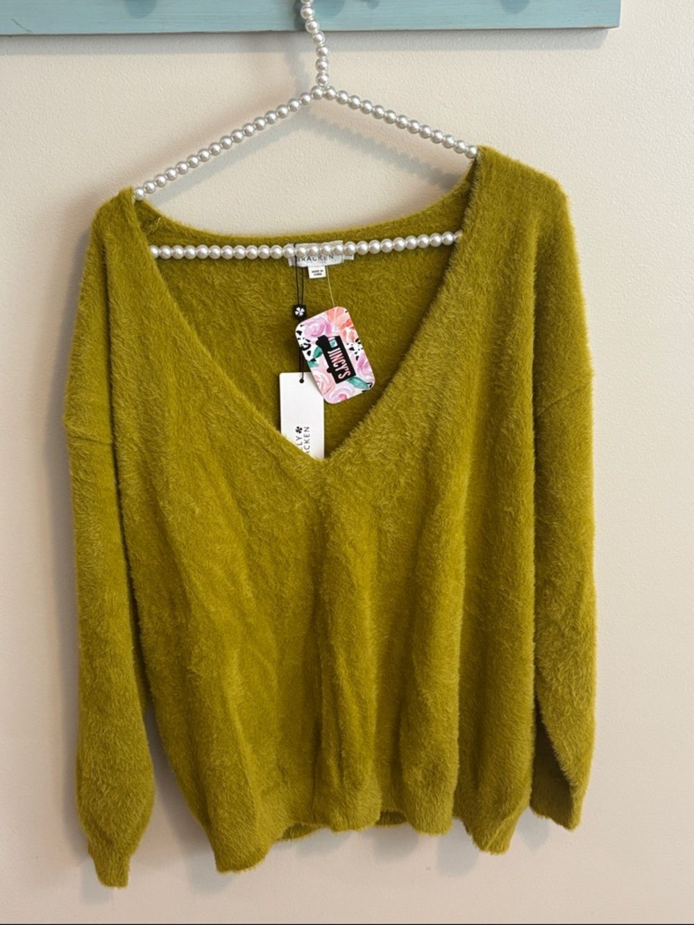 NEW Molly Bracken Elise Knit V-Neck Sweater XL Chartreuse Lime Green LA1826DN
